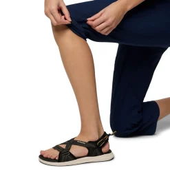 Leslie Falls II - Women's Capri Pants