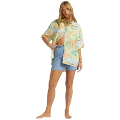 On Vacation - Women's Shirt