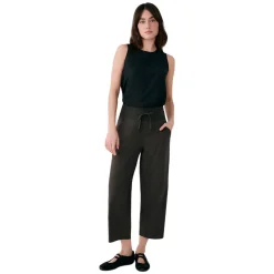 Sofia - Women's Capri Pants