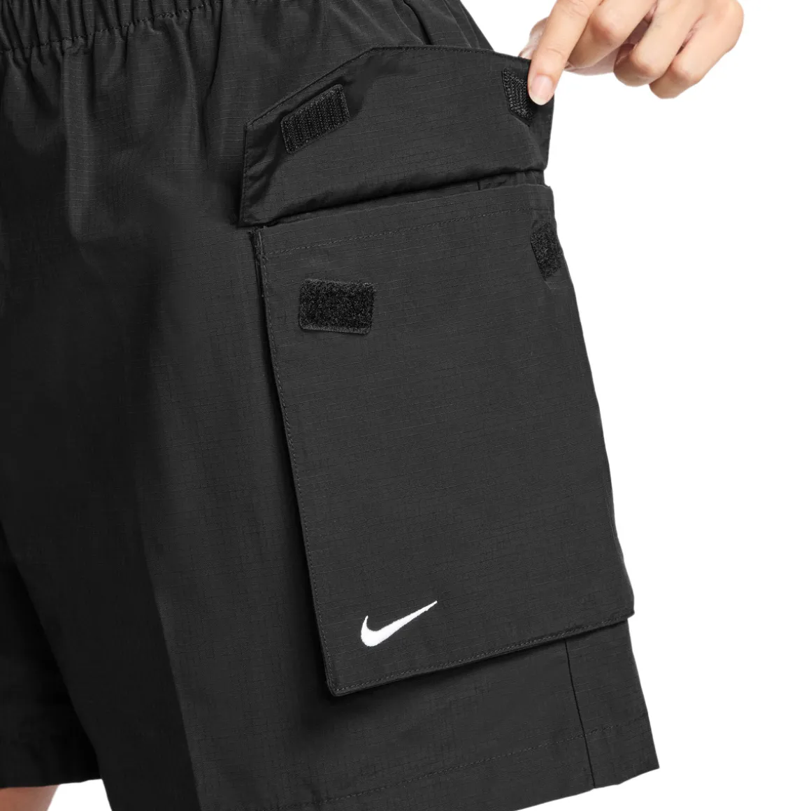 Sportswear Essential - Women's Cargo Shorts