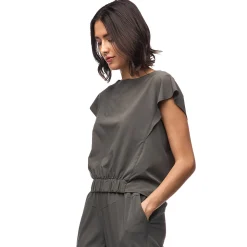 Udara - Women's Sleeveless Blouse